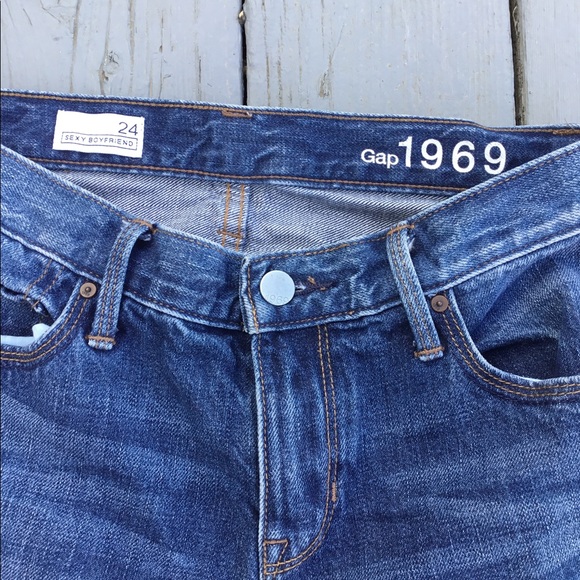 Upcycled jeans. - Picture 2 of 6